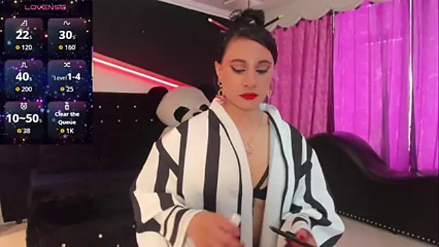 Snapshot of Coral_Gibson chatting on 11.03.25 Coral Gibson online show from 11.03.25