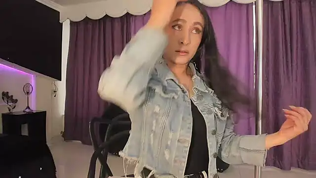 Coral Gibson online show from 03.18.26