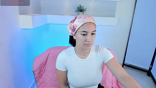 ScarlettWet9 online show from 12.16.24