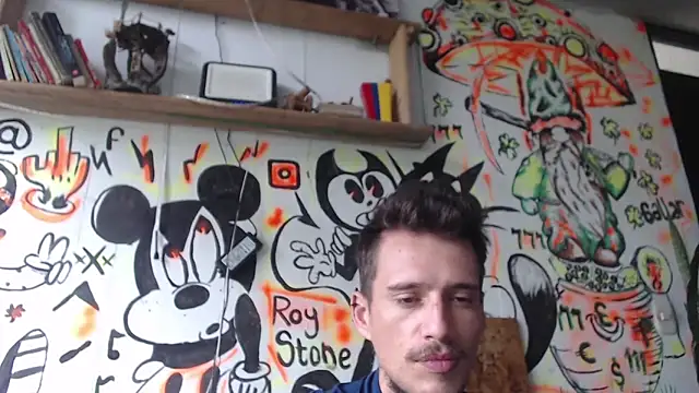 Snapshot of roystonee01 chatting on 10.13.25 roystonee01 online show from 10.13.25