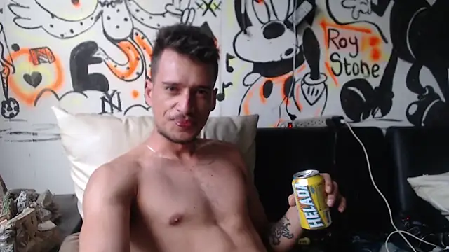 roystonee01 online show from 12.17.25