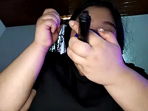 Snapshot of sharyl_24 chatting on 11.27.25 sharyl 24 online show from 11.27.25