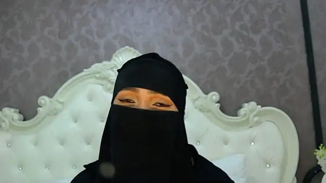 Snapshot of Hajar_Kar chatting on 10.13.25 Hajar Kar online show from 10.13.25