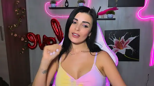 Snapshot of KayWuds chatting on 03.02.25 KayWuds online show from 03.02.25