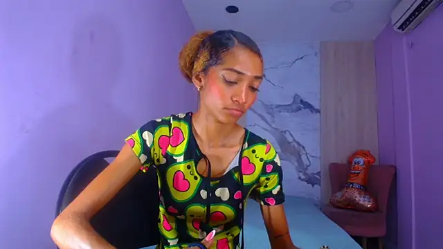 Charlotte Love10 online show from 02.05.25