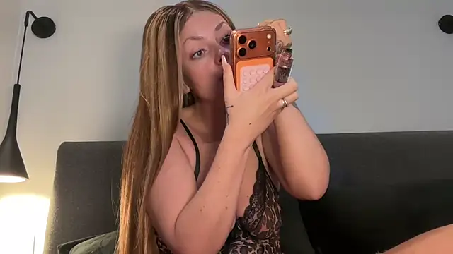 Snapshot of Leylah_Linda chatting on 02.07.26 Leylah Linda online show from 02.07.26