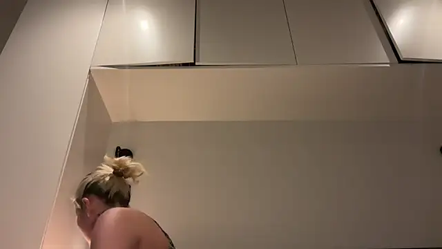 Leylah Linda online show from 03.12.26