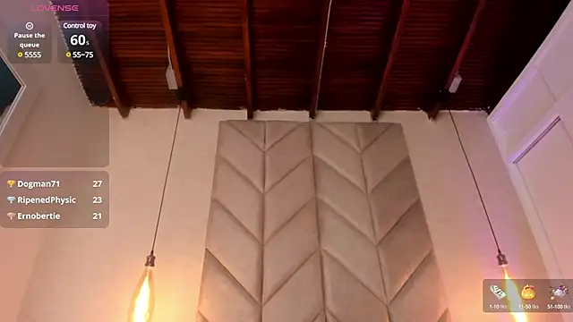 Mollymoon1 online show from 02.27.25