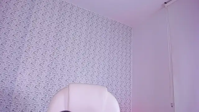 Snapshot of Sarajonnes chatting on 02.19.25 Sarajonnes online show from 02.19.25