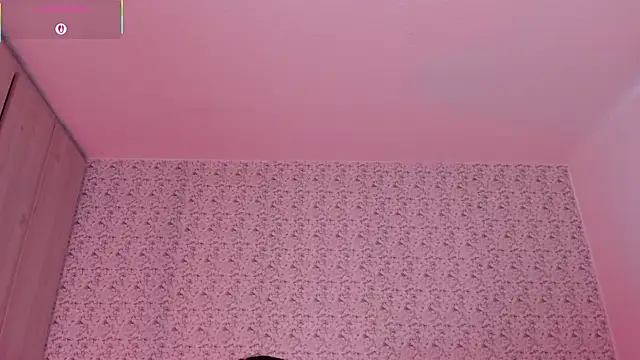 Snapshot of Sarajonnes chatting on 09.19.25 Sarajonnes online show from 09.19.25