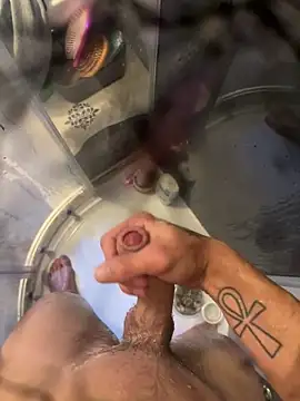 Snapshot of lescro95_ chatting on 10.16.25 lescro95 online show from 10.16.25