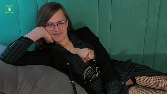 Snapshot of YukoFanee chatting on 12.19.24 YukoFanee online show from 12.19.24