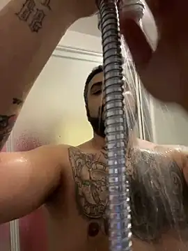 Snapshot of Dikkiduohottt chatting on 02.26.25 Dikkiduohottt online show from 02.26.25