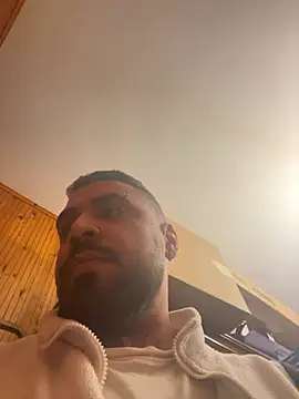 Snapshot of Dikkiduohottt chatting on 03.19.25 Dikkiduohottt online show from 03.19.25