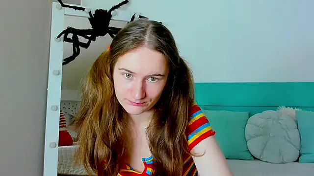 Snapshot of L1ittle_kitty_ chatting on 11.07.25 L1ittle kitty online show from 11.07.25