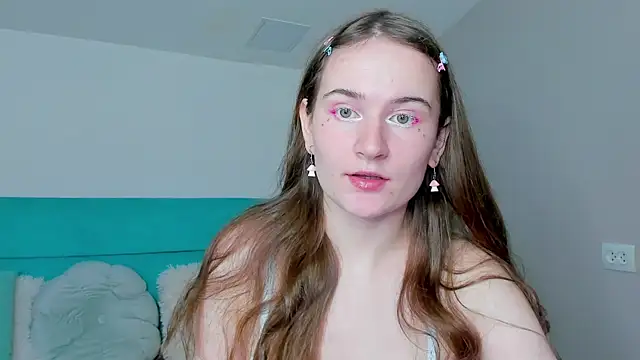 Snapshot of L1ittle_kitty_ chatting on 11.25.25 L1ittle kitty online show from 11.25.25