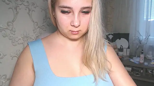 Snapshot of DolphinDreams chatting on 02.25.26 DolphinDreams online show from 02.25.26