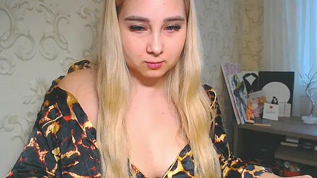 Snapshot of DolphinDreams chatting on 04.07.26 DolphinDreams online show from 04.07.26