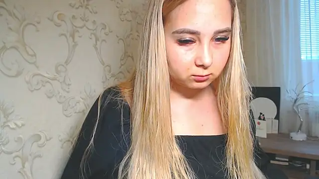 Snapshot of DolphinDreams chatting on 04.10.26 DolphinDreams online show from 04.10.26