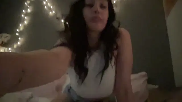 Snapshot of lonelylexxxie chatting on 01.12.25 lonelylexxxie online show from 01.12.25