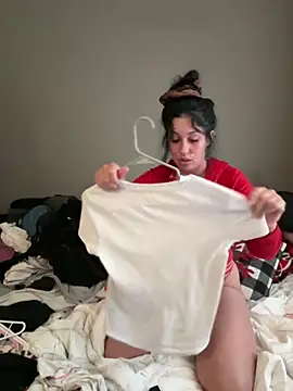 Snapshot of lonelylexxxie chatting on 11.17.25 lonelylexxxie online show from 11.17.25