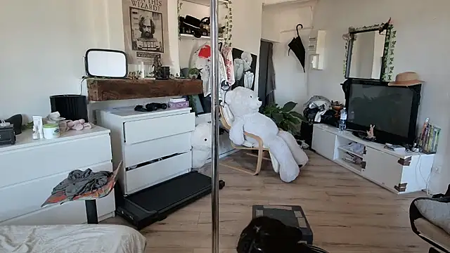 CeriseLapine online show from 10.22.25