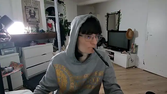 Snapshot of CeriseLapine chatting on 12.02.25 CeriseLapine online show from 12.02.25