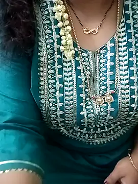 Snapshot of your-sameera chatting on 02.07.25 your-sameera online show from 02.07.25