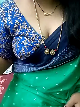 Snapshot of your-sameera chatting on 02.08.25 your-sameera online show from 02.08.25