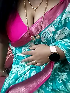 Snapshot of your-sameera chatting on 02.10.25 your-sameera online show from 02.10.25