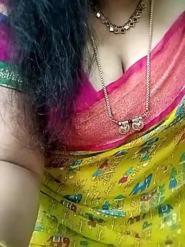 Snapshot of your-sameera chatting on 02.12.25 your-sameera online show from 02.12.25