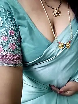 Snapshot of your-sameera chatting on 03.08.25 your-sameera online show from 03.08.25