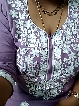 Snapshot of your-sameera chatting on 10.07.25 your-sameera online show from 10.07.25