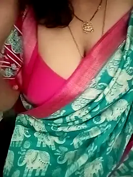 Snapshot of your-sameera chatting on 10.18.25 your-sameera online show from 10.18.25