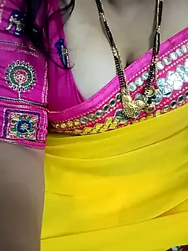 Snapshot of your-sameera chatting on 11.17.25 your-sameera online show from 11.17.25