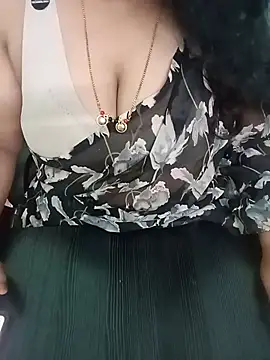 Snapshot of your-sameera chatting on 06.30.26 your-sameera online show from 06.30.26
