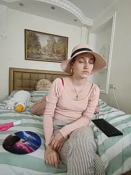 Snapshot of Iren chatting on 04.18.26 Iren online show from 04.18.26