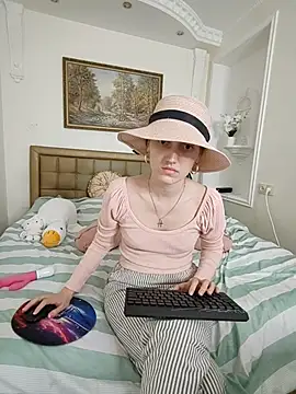 Snapshot of Iren chatting on 04.18.26 Iren online show from 04.18.26