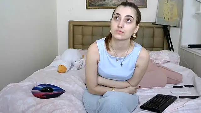 Snapshot of Iren chatting on 05.18.26 Iren online show from 05.18.26