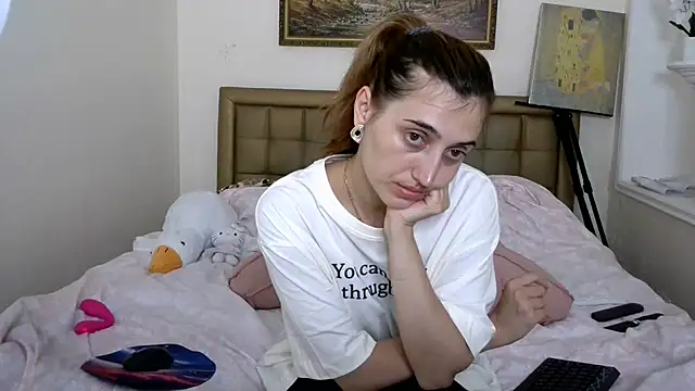 Snapshot of Iren chatting on 06.26.26 Iren online show from 06.26.26