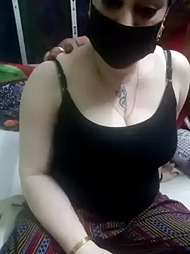 Snapshot of Raja_Ranii chatting on 01.22.25 Raja Ranii online show from 01.22.25