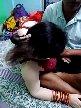 Snapshot of Raja_Ranii chatting on 02.05.25 Raja Ranii online show from 02.05.25