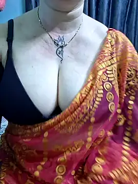 Snapshot of Raja_Ranii chatting on 11.20.25 Raja Ranii online show from 11.20.25