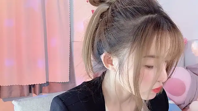 Snapshot of Carly_1 chatting on 12.21.24 Carly 1 online show from 12.21.24