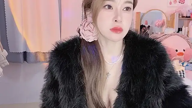 Snapshot of Carly_1 chatting on 01.08.25 Carly 1 online show from 01.08.25