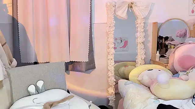 Snapshot of Carly_1 chatting on 01.10.25 Carly 1 online show from 01.10.25