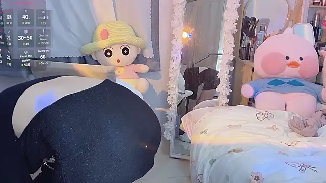 Snapshot of Carly_1 chatting on 02.27.25 Carly 1 online show from 02.27.25