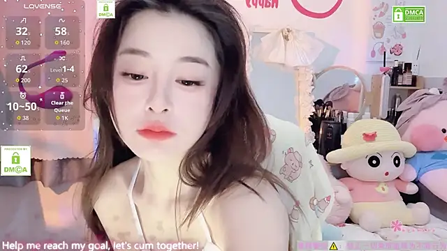 Snapshot of Carly_1 chatting on 11.19.25 Carly 1 online show from 11.19.25