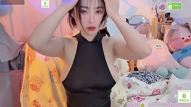 Snapshot of Carly_1 chatting on 12.14.25 Carly 1 online show from 12.14.25