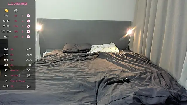 jesssicamooon online show from 12.04.25